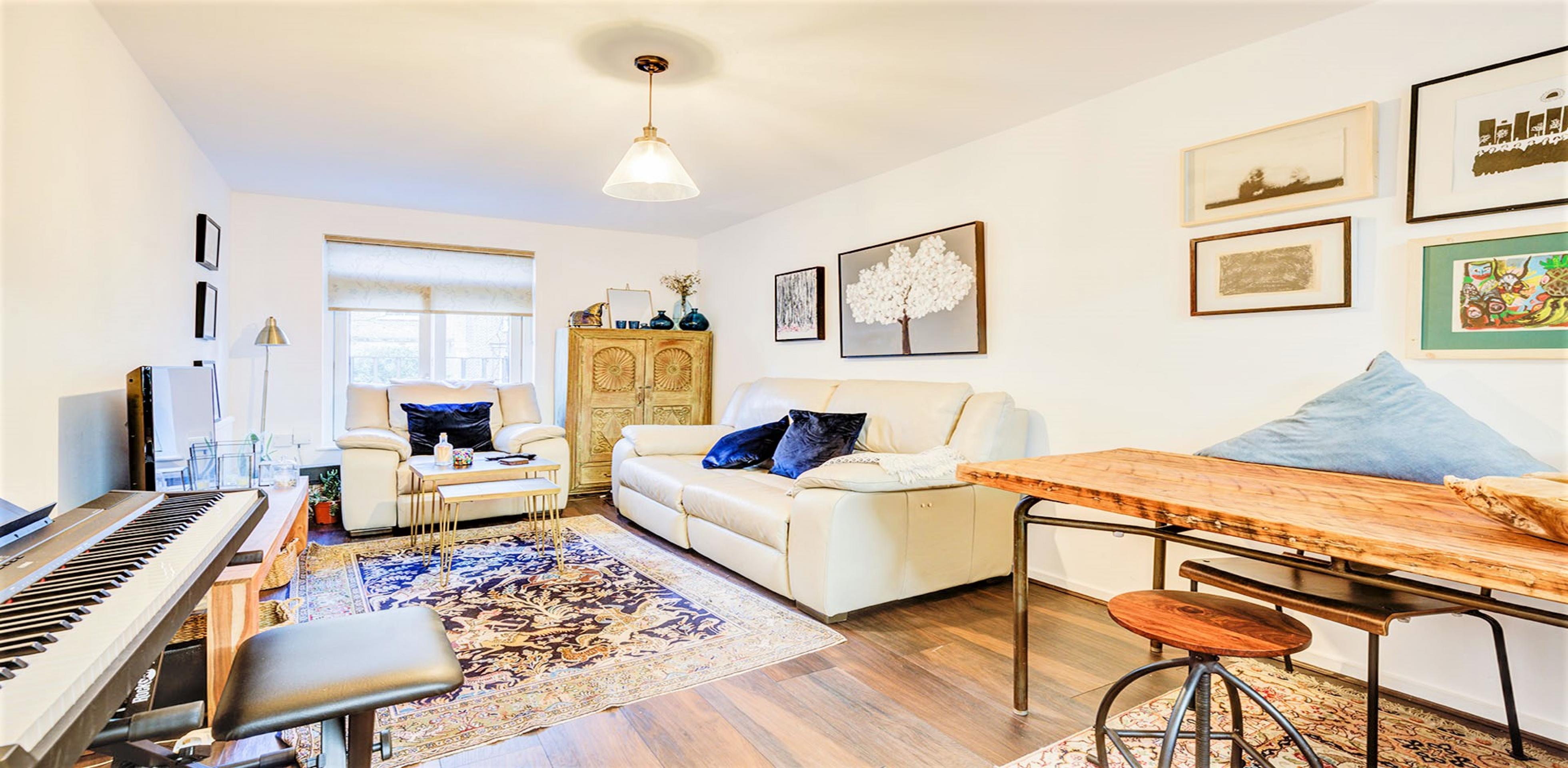 			2 Bedroom, 1 bath, 1 reception Flat			 Tavistock Crescent, PORTOBELLO/WESTBOURNE PARK W11